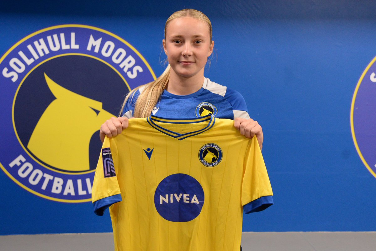 🚨NEW SIGNING 🚨

We are delighted to announce the signing of Chloe Cumberbatch. 

Chloe joins us from Rugby Borough and the lightning quick player becomes signing number five ahead of the 25/26 campaign!

Welcome to Moors, Chloe!