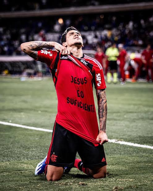 JulioMiguelNeto's tweet image. MERCADO DA BOLA
Zenit prepara nova investida por Pedro, do Flamengo, com proposta de 20 milhões de euros
O atacante Pedro voltou a ser titular do Flamengo na vitória por 2 a 1 sobre o RB Bragantino, na última quarta-feira, e já voltou a despertar interesse no mercado…