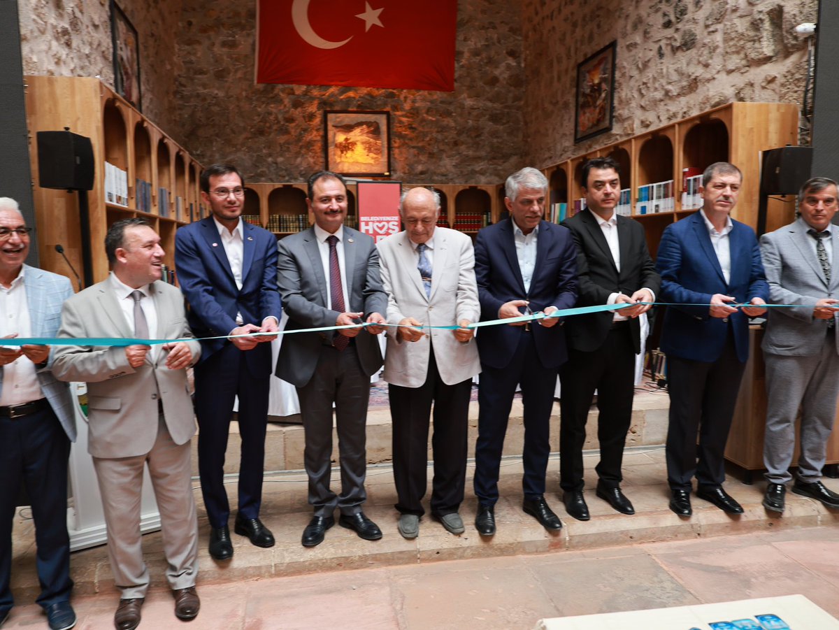 mkyazicioglutr's tweet image. Bir dizi ziyaret ve inceleme için kentimizde misafir ettiğimiz T.C. Kültür ve Turizm Bakan Yardımcısı Sayın Nadir Alpaslan'la birlikte Sulusokak bölgesinde ziyaretlerde bulunarak, Kültür ve Turizm Bakanlığı Geleneksel El Sanatları Somut Olmayan Kültürel Miras Taşıyıcısı Boncuk…