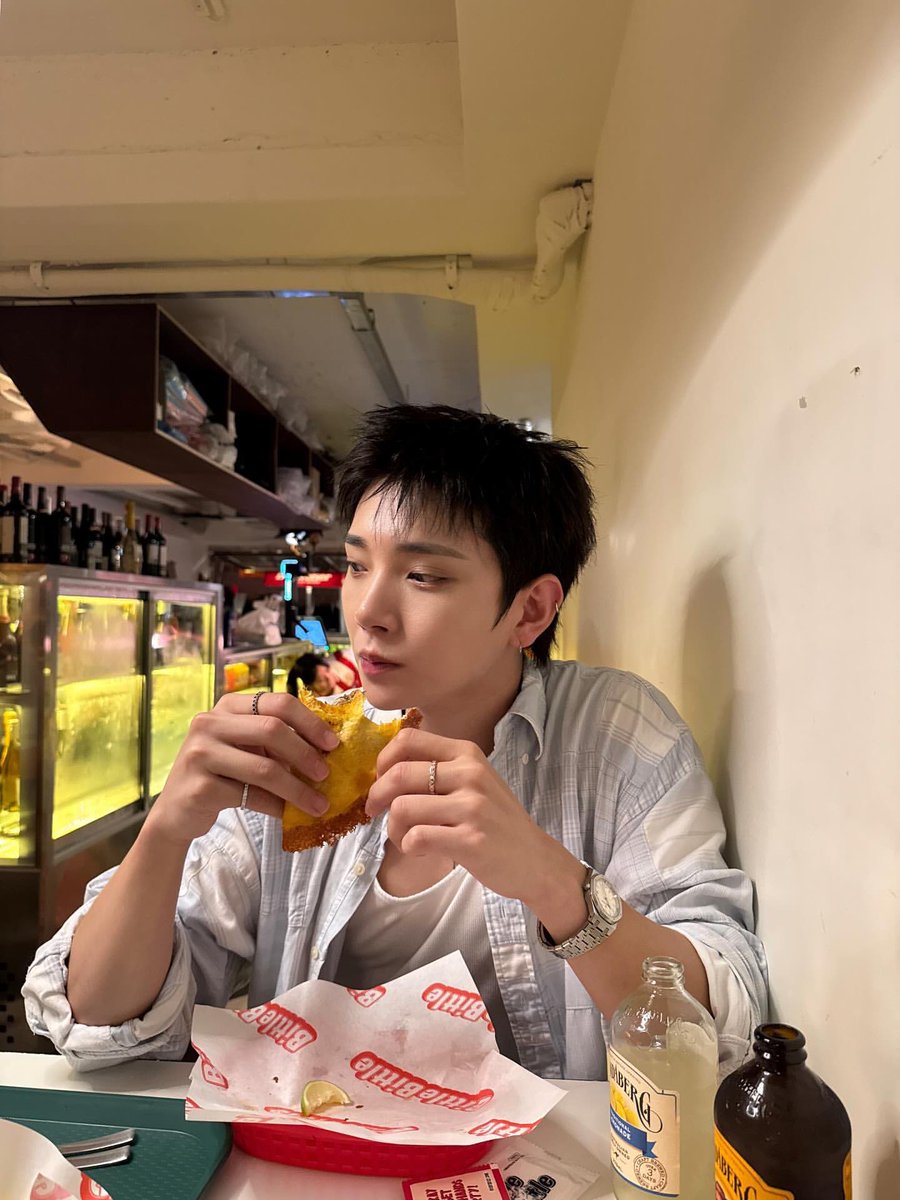 sounds_of_cheol's tweet photo. joshu_acoustic 🌮 https://t.co/ROMwEbReBz