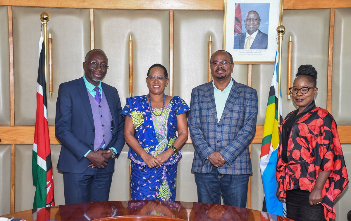 Today, PSK Governing Council paid a courtesy call to the PS of State Department of Justice, Human Rights and Constitutional affairs Hon. Judith Pareno. The #meeting focussed on various issues, with  #keyagenda being the #development of mechanisms to enhance access to #LegalAid.