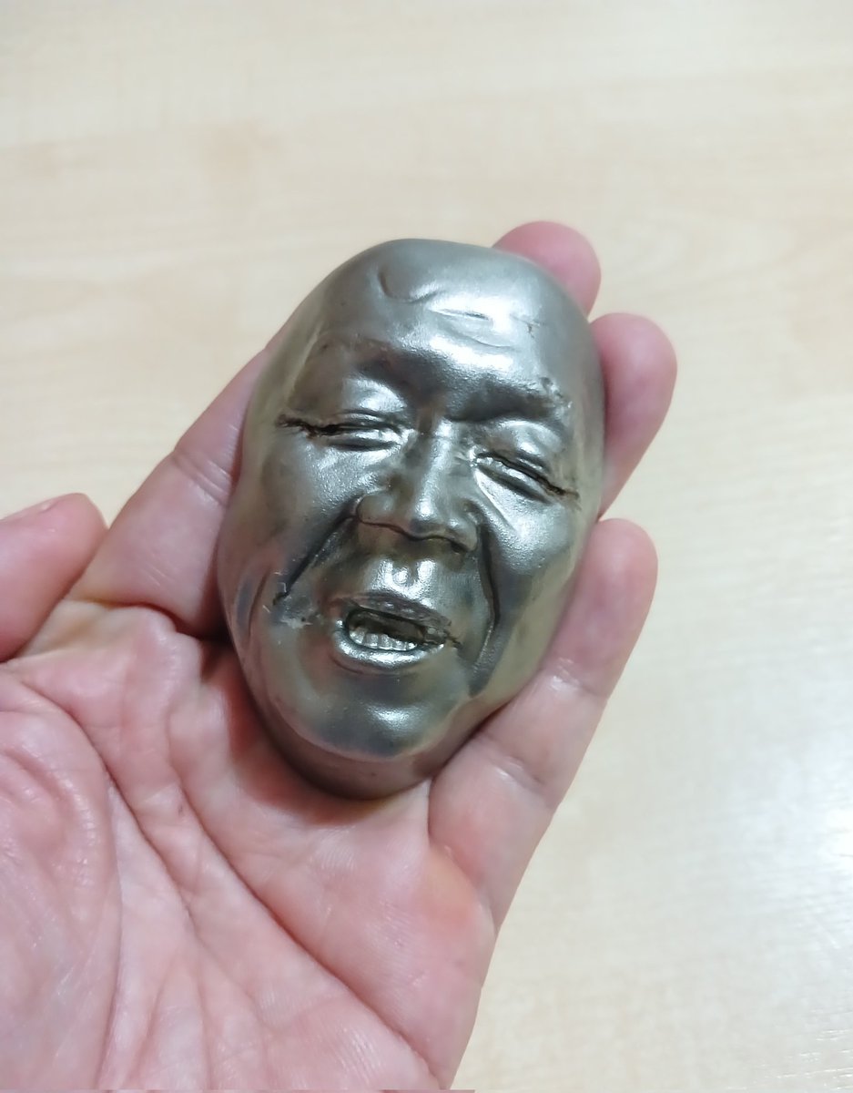 takum_bkk's tweet image. 会社でイヤなことがあっても、まぁ家に帰ればこの笑顔があるしな……