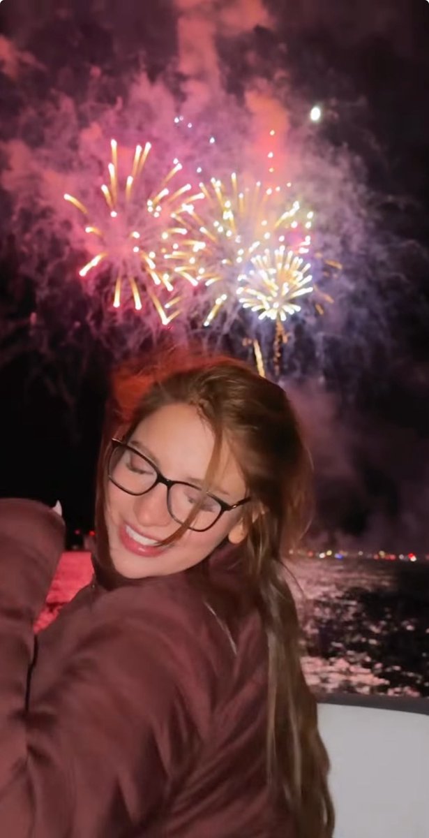 ibadat83822's tweet image. Watching her this happy feels like my favorite genre, pure joy.
May you always stay this happy, smiling, and forever surrounded by love, Dana.
I love you so, so much, more than words can hold. 🫶❤️
#DananeerMobeen