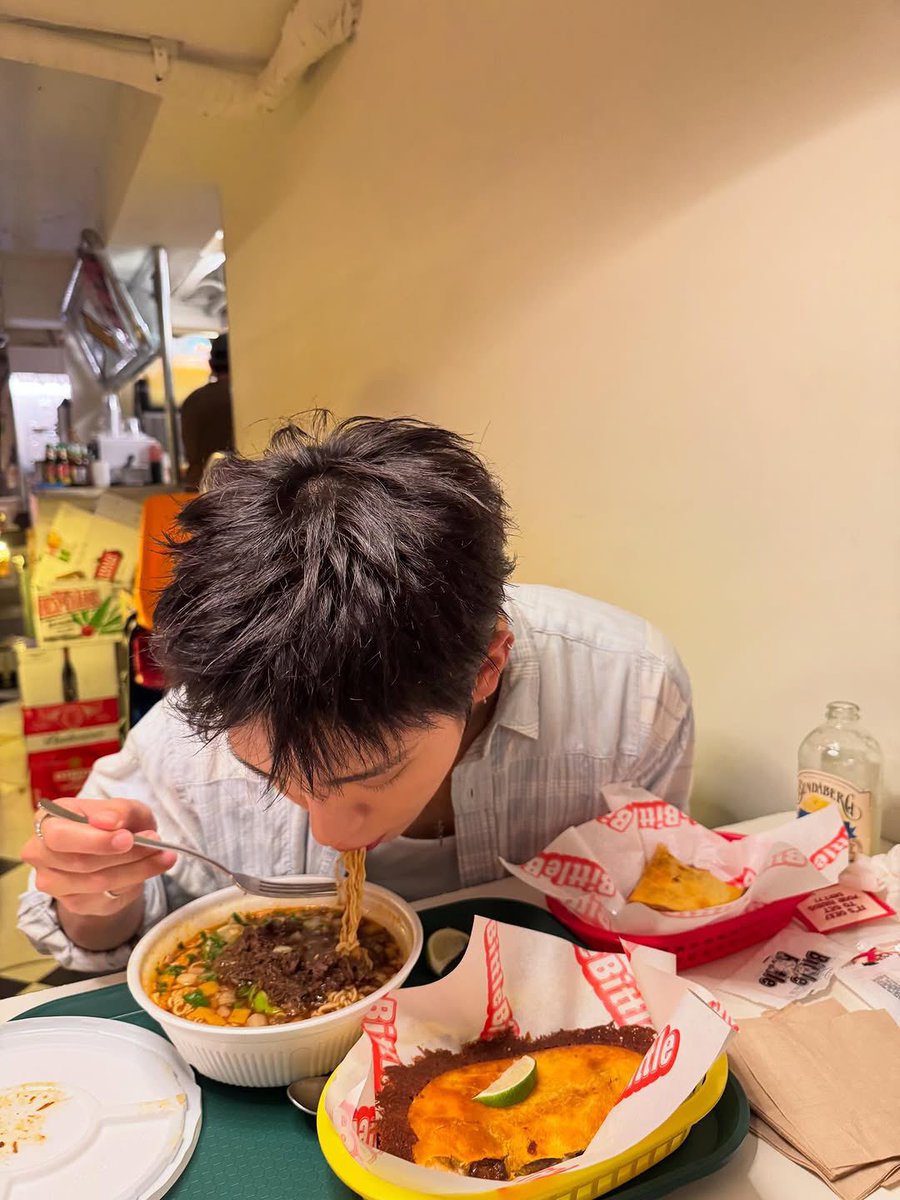 shuasmedia's tweet image. joshu_acoustic instagram post 🌮🤍