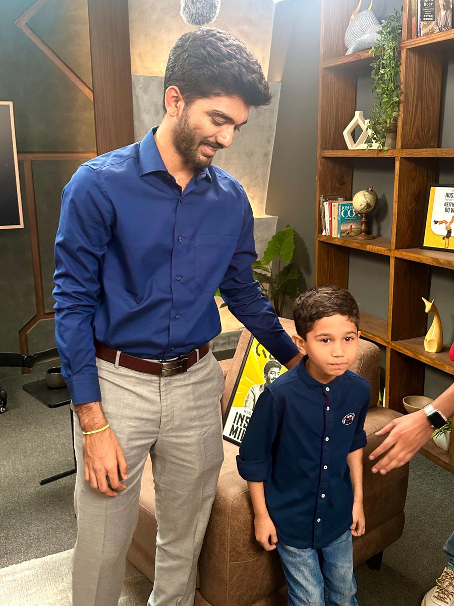 DGukesh's tweet image. Not feeling blue, just wearing it! 💙