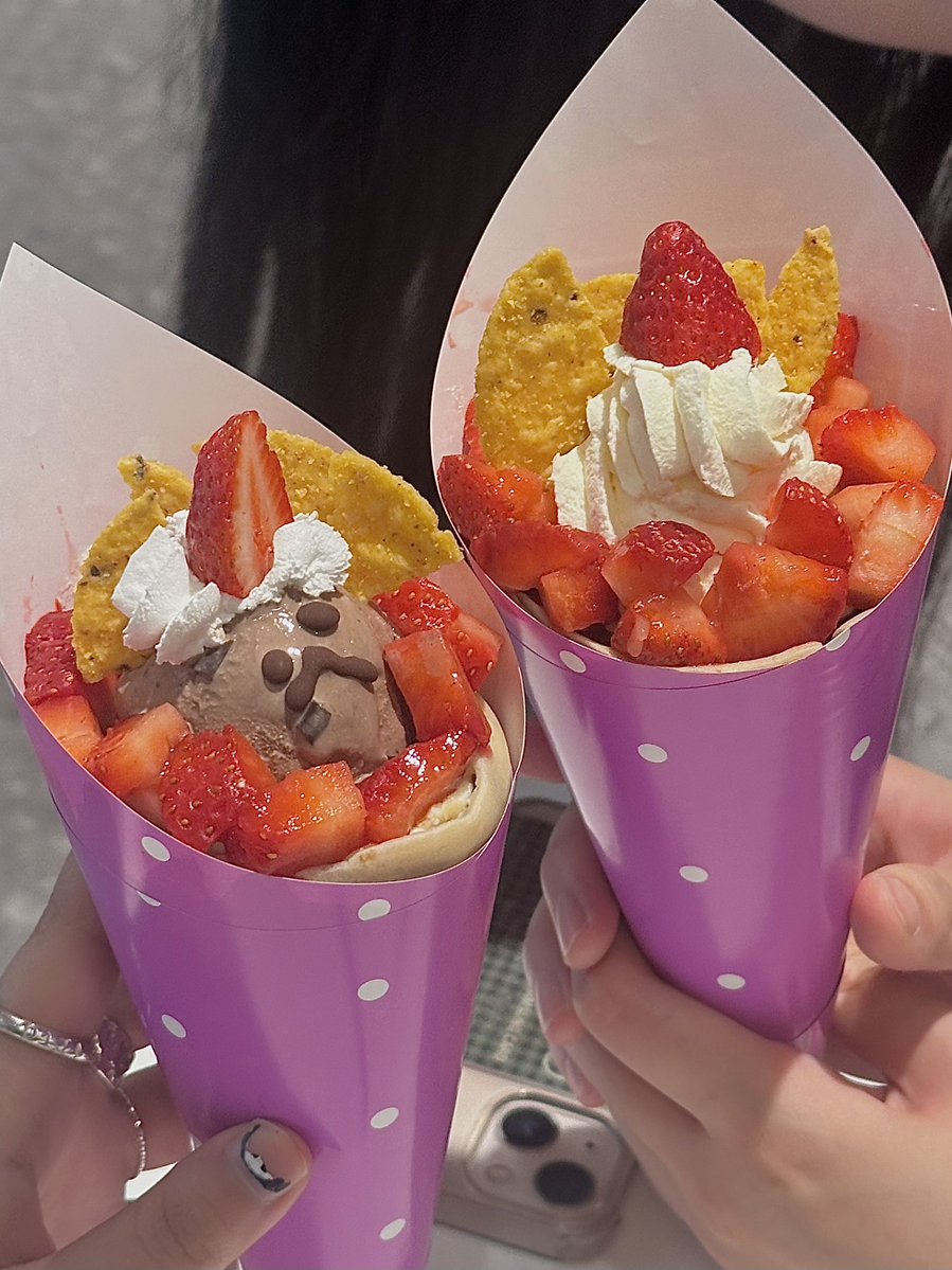 F00DFI5HTER's tweet image. 용산아이파크몰 위크레페
딸기누텔라초코아이스크림크레페
딸기누텔라생크림크레페
냉동딸기가 아니라 생딸기라니🤤
심지어 밍밍한 맛도 아니고 새콤달콤 ‘진짜 딸기’ 라니🤤