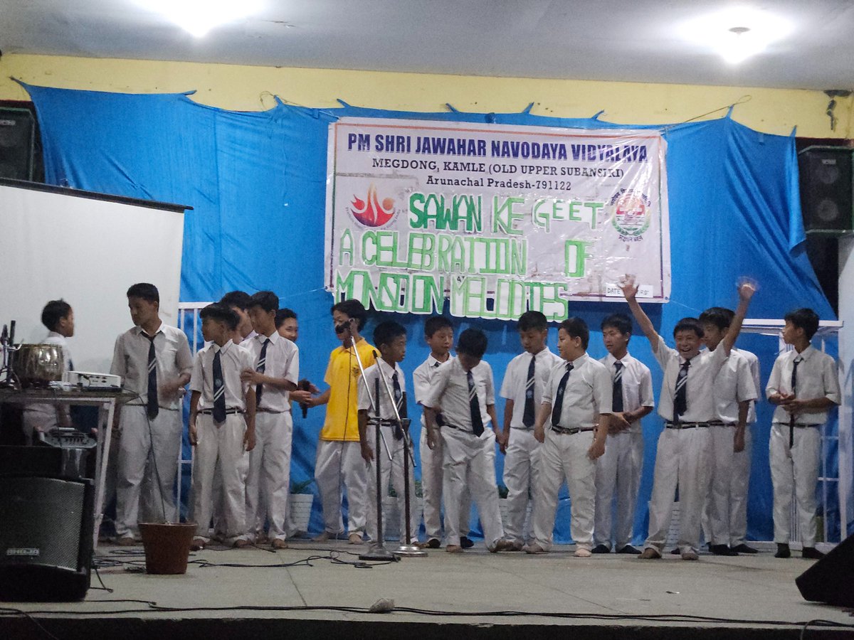 JNV_Megdong's tweet photo. 🎶🌧 PM SHRI JNV Megdong organised a soulful CCA inter house Music Competition themed ‘Sawan Ke Geet’. Students celebrated the spirit of monsoon through melodious performances that echoed joy, tradition, and cultural richness. A truly musical downpour of talent! 🎤 https://t.co/skbaeo8Ngz