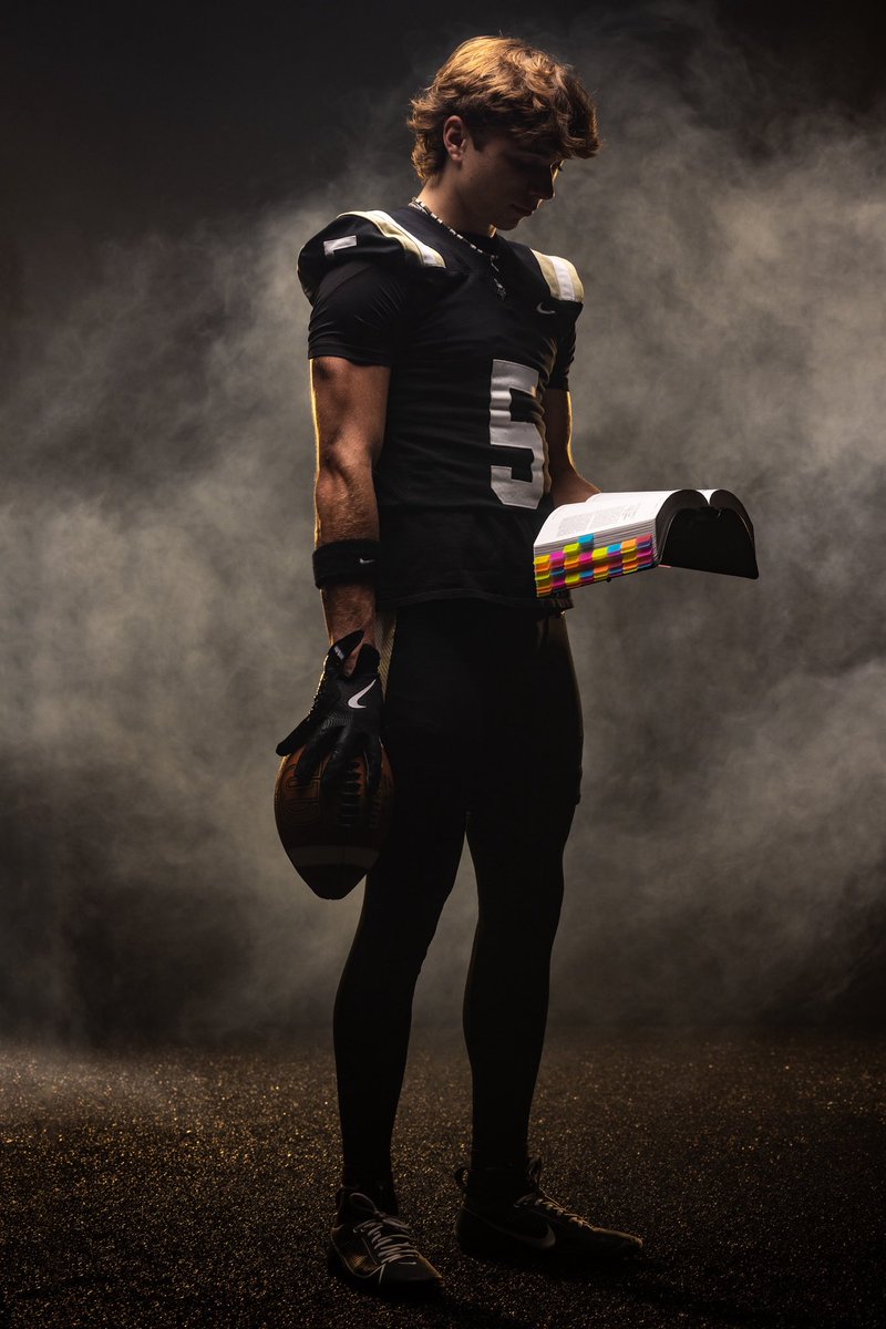 TGPaschal's tweet photo. @JasperVikes_FB media day, this one was fun! https://t.co/Jt4EWKPHEk
