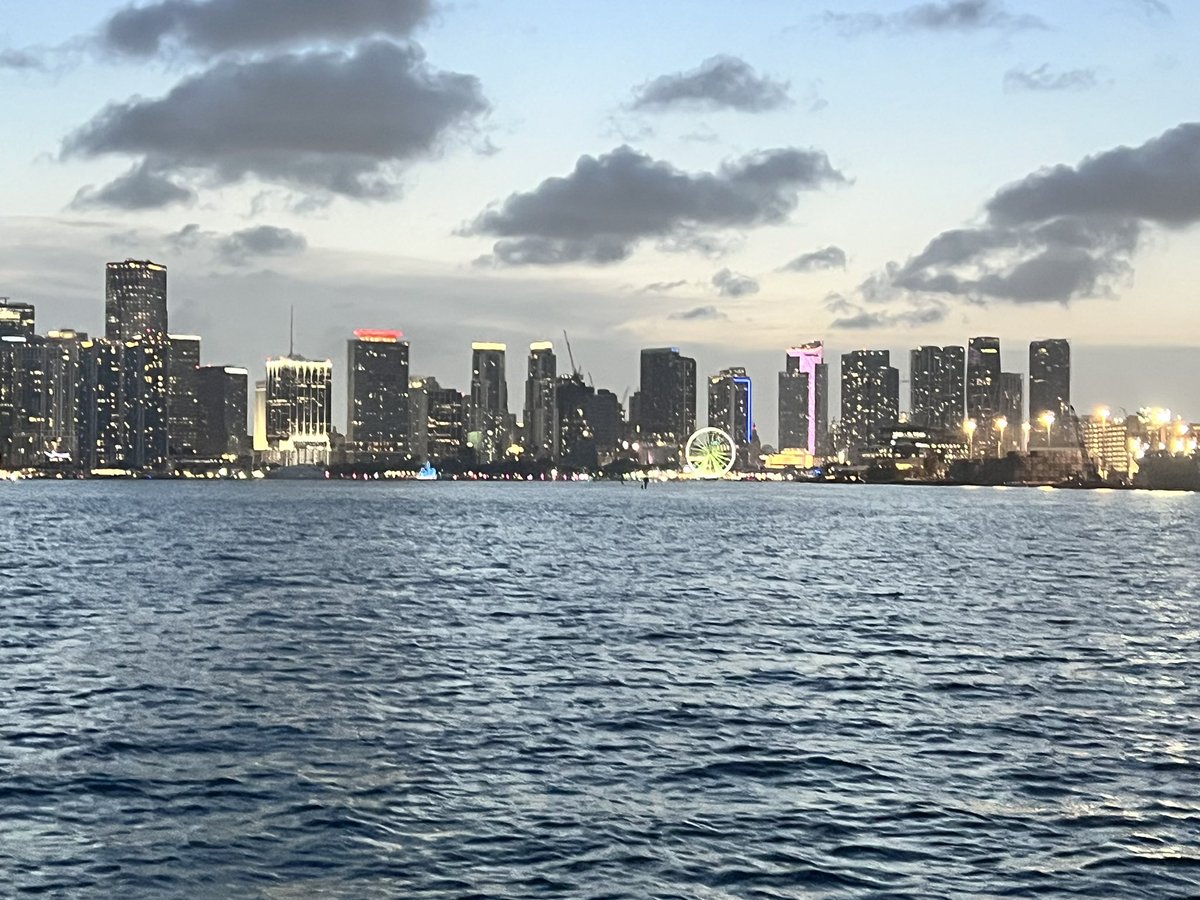 _TheBookishOne's tweet image. See ya later Florida
