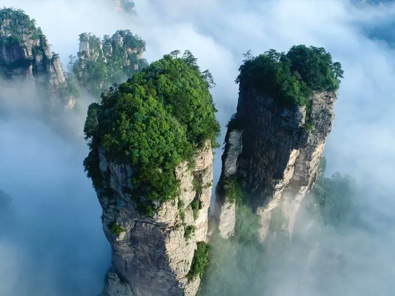 CarmelaCusmai's tweet image. La bellezza serena dell'area di Wulingyuam, offre una fuga spettacolare in uno degli ambienti più notevoli della Cina.
#LuoghiDEstate su #VentagliDiParole @VentagliP
Wulingyuam, Cina