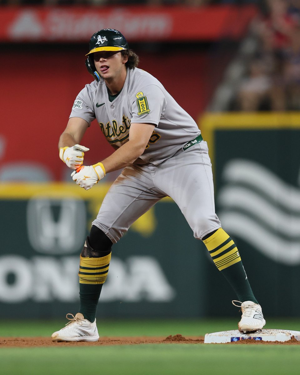 MLBNetwork's tweet photo. Nick Kurtz over his last 42 games ♨️

.327 AVG (51-156 AB)
15 2B
18 HR
45 RBI
.782 SLG
1.190 OPS https://t.co/FVpDBc0Po3