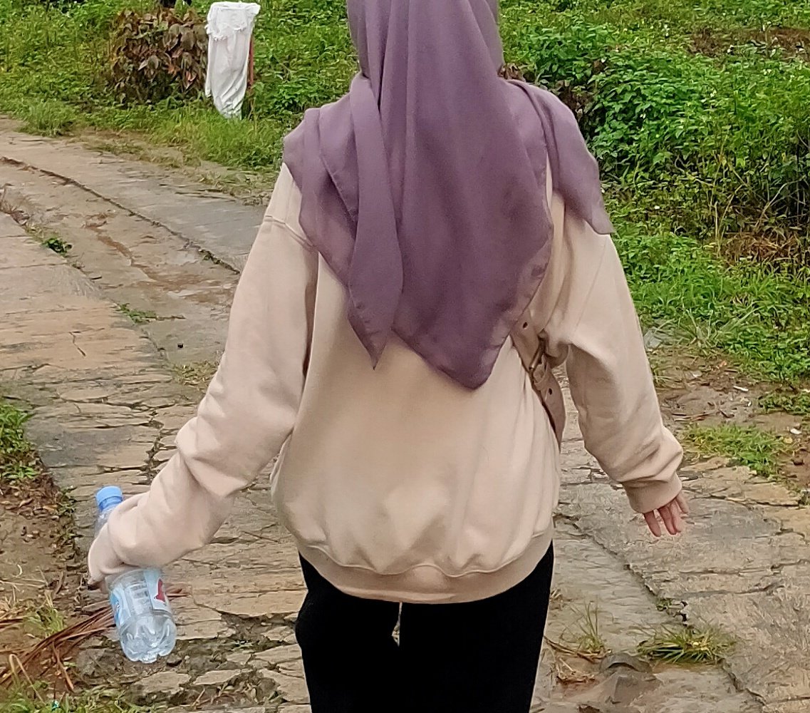 stillgoodstuff's tweet photo. @unicelounge sweater oversize warna cream 15k aja.. masih bagus kok
ini try on nyaa https://t.co/qmkZ2ThJQS