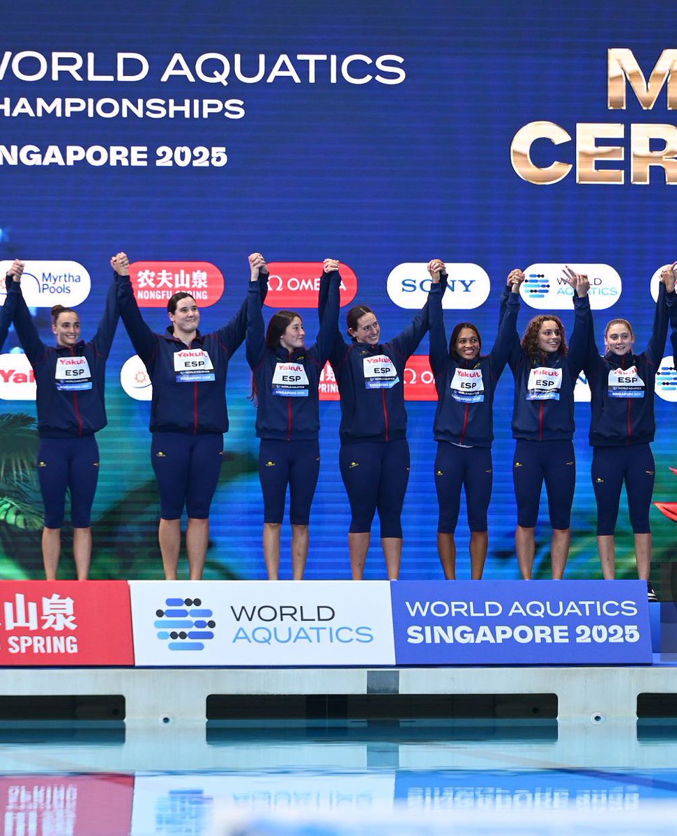 El waterpolo es un deporte que en España sufre hoy día falta de piscina, falta de apoyo institucional, sueldos precarios para técnicos, falta de patrocinadores, falta de promoción mediática, profesionales sin remuneración

Y con esto, estos exitazos…

Valor, sin reconocimiento