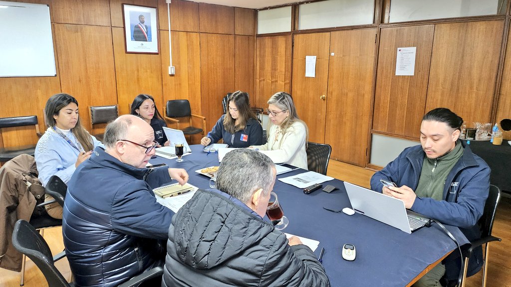¡Comenzamos este viernes!

Seremi Ámbar Castro Martínez encabeza Comisión Especial de Enajenación, para tratar temas de inmuebles fiscales junto al director regional de Corfo, Eduardo Figueroa, la directora regional de Servicio de Impuestos Internos, Paulina Pradena y Serviu.