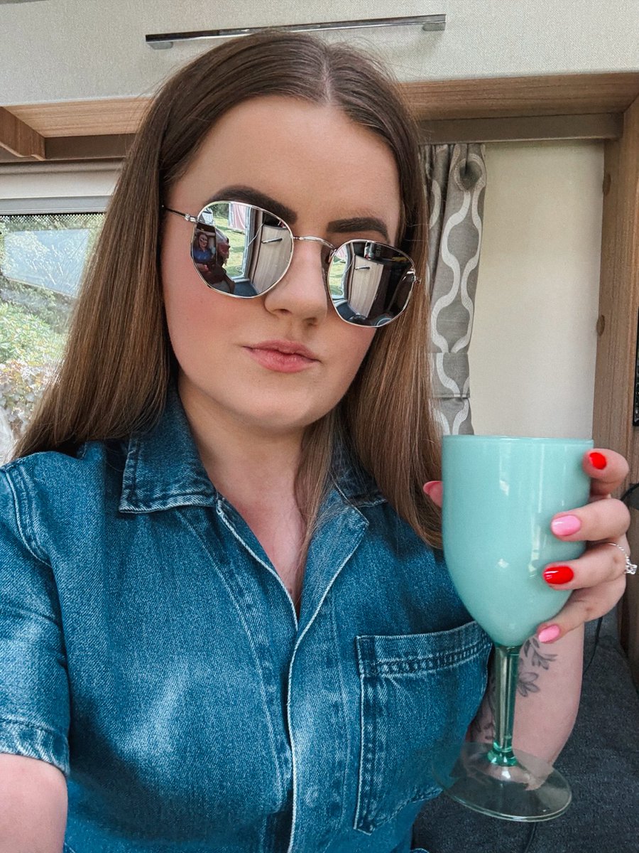 carlavfcarla's tweet image. Slainte to all the sunglasses doubters x