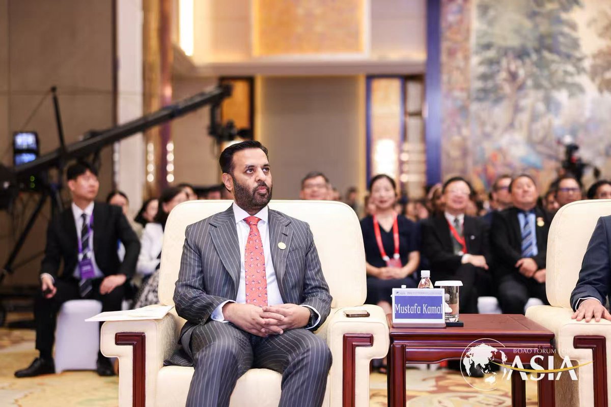 KamalMQM's tweet photo. بیجنگ میں Boao Global Health Conference سے خطاب کرتے ہوئے وفاقی وزیر صحت نے کہا

پاکستان عالمی صحت میں پارٹنرشپ کے لیے تیار ہے — سید مصطفیٰ کمال
 پاکستان کی 25 کروڑ آبادی، ہیلتھ سیکٹر میں عالمی اشتراک کے بڑے مواقع
 نرسز اور پیرامیڈکس کی کمی: پاکستان تربیت و تعاون سے کردار ادا کر سکتا ہے
وزیراعظم نے 3 دن قبل DRAP کے ڈیجیٹل نظام کا افتتاح کیا
میڈیکل ڈیوائسز کی رجسٹریشن کا عمل صرف 20 دن میں مکمل ہوگا

صحت کے بغیر معیشت ترقی نہیں کر سکتی سید مصطفیٰ کمال

#MustafaKamal
#HealthMinister
#GlobalHealthForum
#PakistanHealthVision
#AIInHealthcare
#HealthcareInnovation
#HealthForAll
#China
#Pakistan