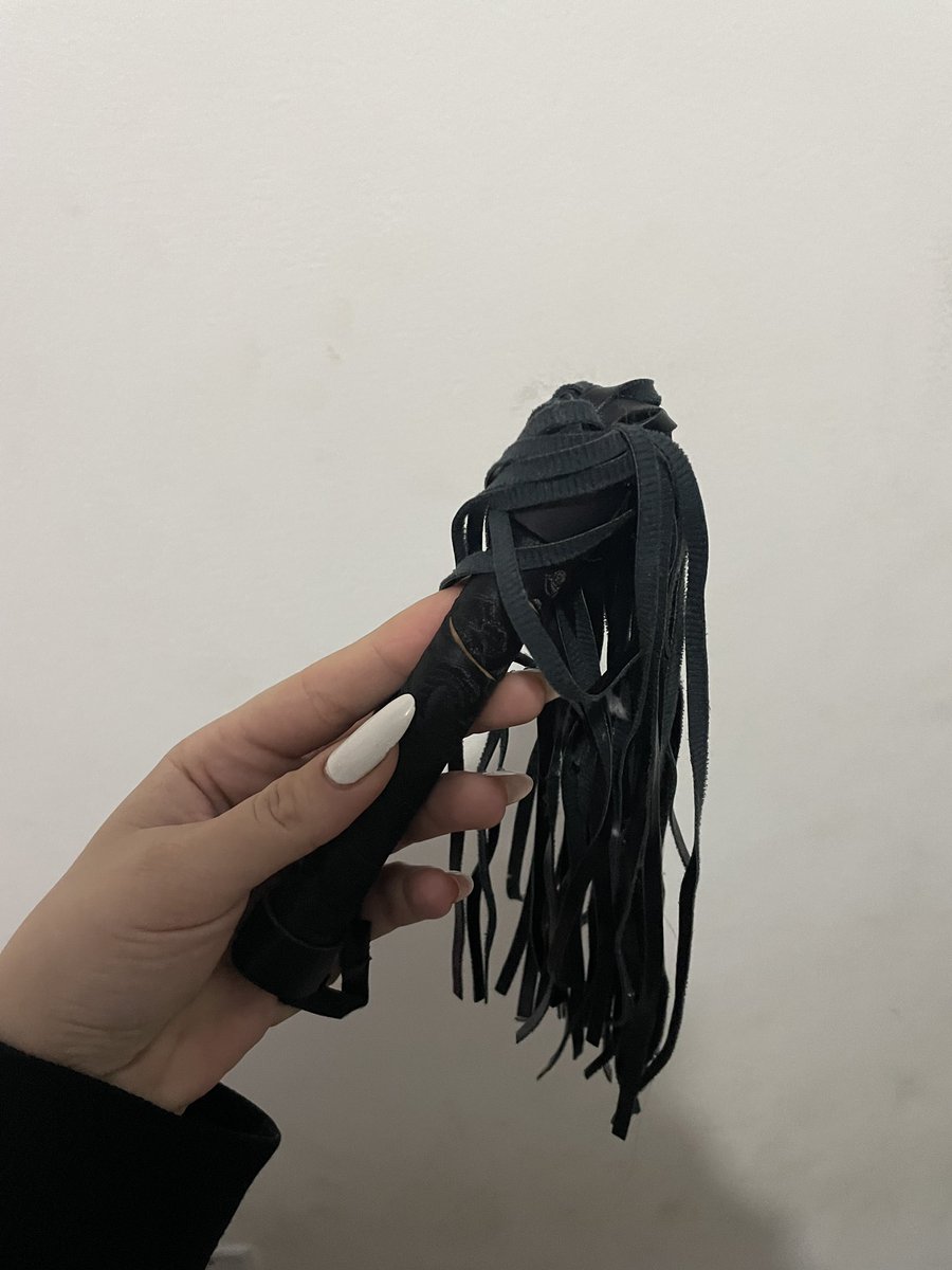 GoddessDarika's tweet photo. Vai ficar exatamente onde está. Nu, vulnerável, exposto.
Sem toque. Sem prazer.
E vai me agradecer por cada humilhação que eu te conceder.
Porque o seu sofrimento.. é um presente pra mim!
#findom #dominação #femdom #dominatrix #bdsm #spaking https://t.co/pRSoPJkNqs