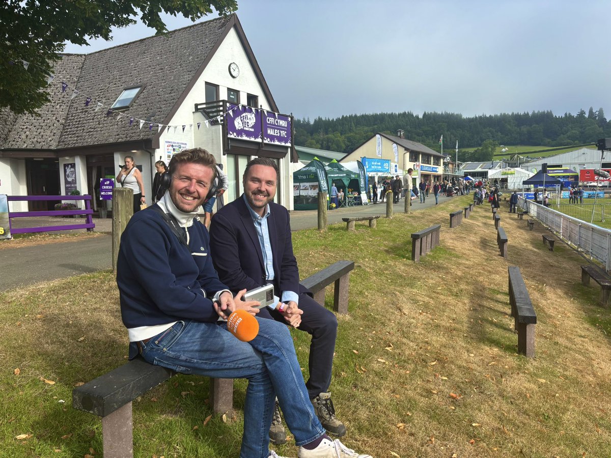 oliviagrist_'s tweet image. First Royal Welsh Show & biggest career challenge yet ✅
Weeks of solo planning, 5 long days, 4 special Radio Wales programmes produced, 3 presenter challenges & one big political story.
Knackered, but it’s opportunities like these that remind me why I love my job. 📻🎙️🏴