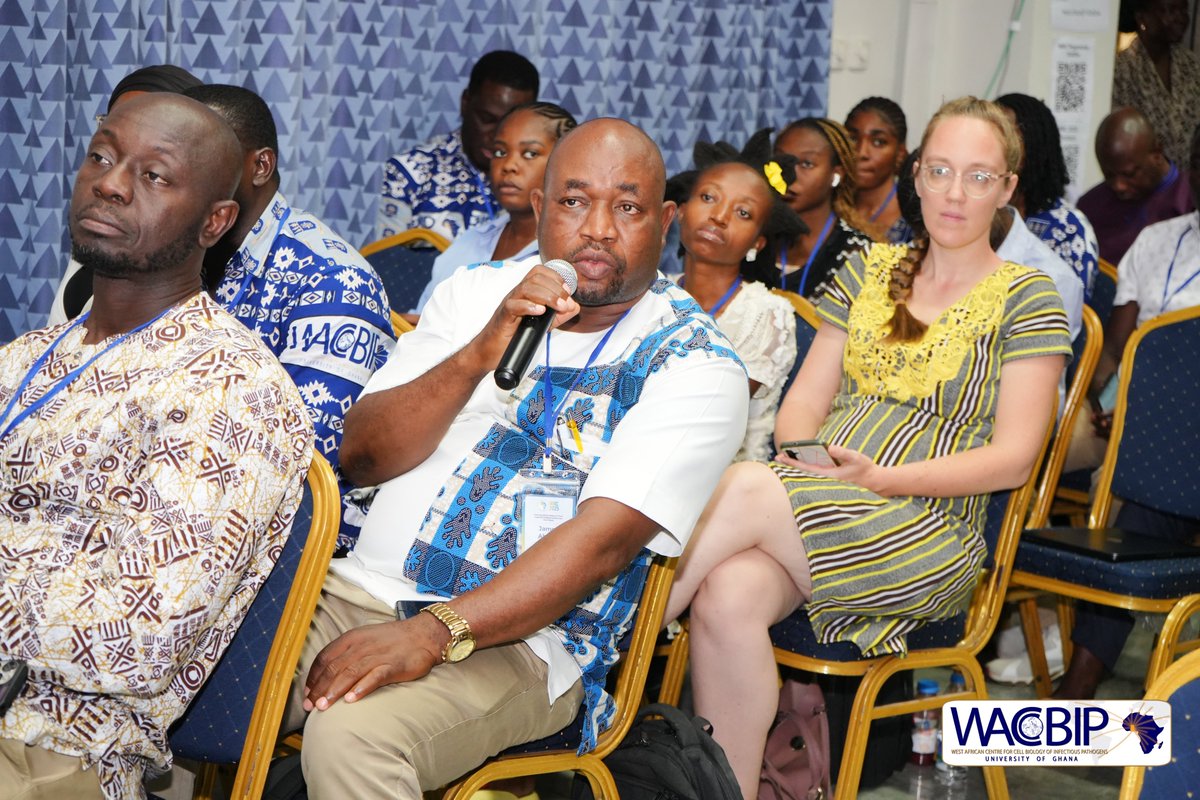 WACCBIP_UG's tweet image. Dr. Dominic Amuzu deliveres an engaging plenary on how genetic differences in human glycophorin genes may influence vulnerability to SARS-CoV-2 infection and COVID-19 severity.
His study highlights a striking diversity in copy number variations (CNVs) within the GYPE-GYPB-GYPA…
