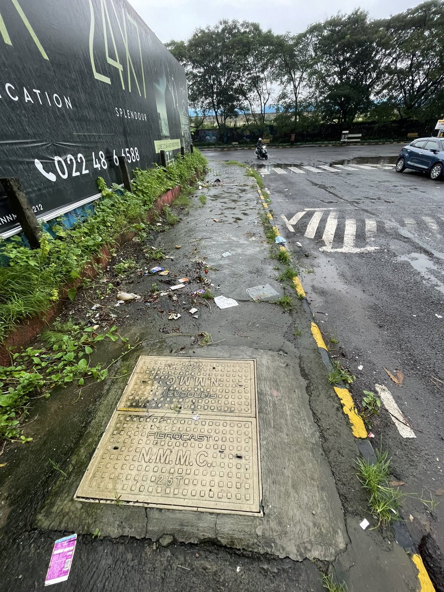 mariakauriam's tweet photo. Guess how many days it takes to clean a 20-meter long footpath (if count both sides)? Apparently 3 days is not enough. That’s the effectiveness our taxes go to? Filmed just now in #sanpada between #sector18 and #sector19 #navimumbai https://t.co/SJof2ajqS8