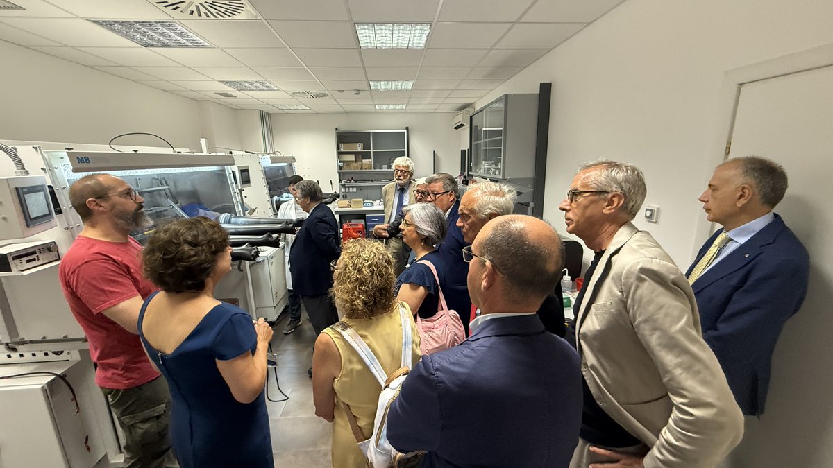 ATeNCenter's tweet photo. Nasce il nuovo progetto congiunto tra l’Università degli Studi di Palermo e Assorafi Confcommercio Palermo.
L’accordo apre una collaborazione tra la filiera orafa e le tecnologie avanzate di cui l’ateneo e l’ATeN Center dispongono.

📷 Per maggiori info:
https://t.co/EaKeMwf1uP https://t.co/Uo1xe1e35V