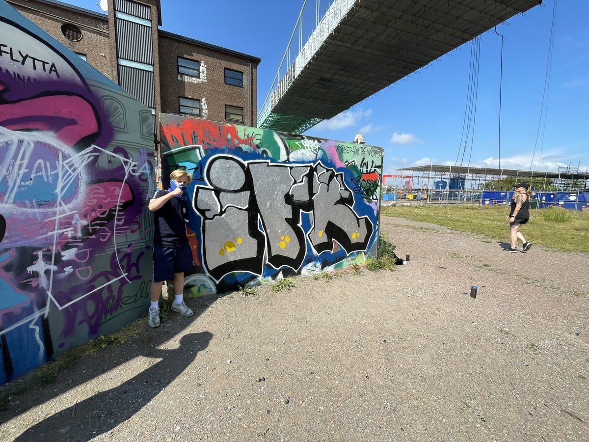 Karl Efternamn tweet media