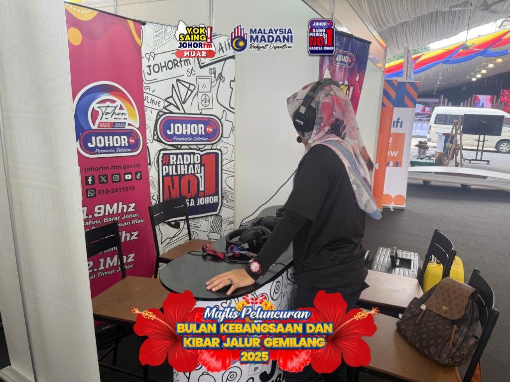 Yok Saing JOHORfm Daerah Muar!
26 &amp; 27 Julai 2025 | Dataran Tanjung Emas, Muar
JOHORfm turun padang bersama anda — dua hari penuh hiburan, informasi dan aktiviti menarik untuk seisi keluarga!
Artis jemputan, DJ JOHORfm, gerai jualan, cabutan bertuah dan banyak lagi menanti anda.