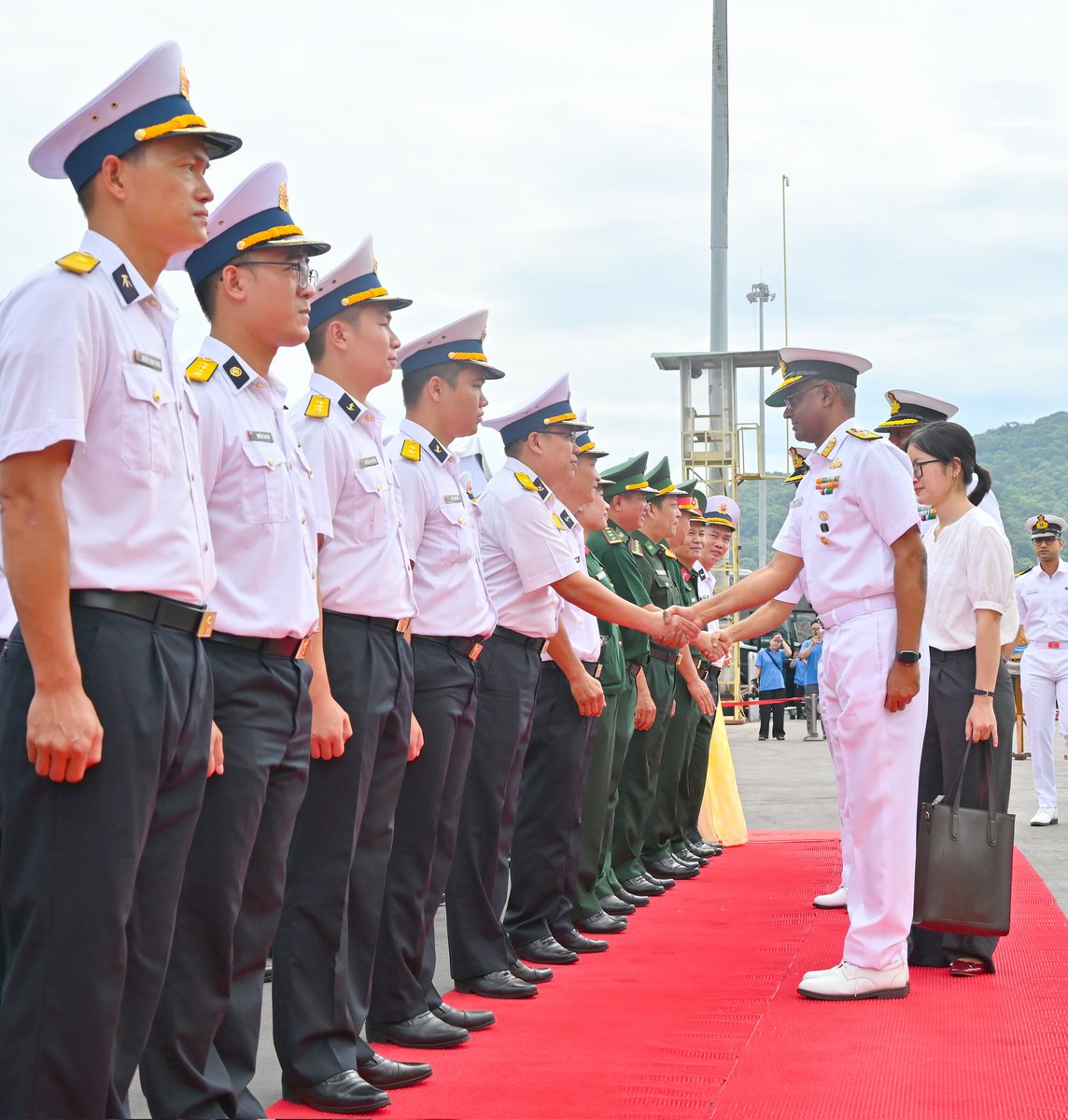 indiannavy's tweet image. Indian Naval Ships #INSDelhi, #INSShakti and #INSKiltan, under the Command of
RAdm Susheel Menon, #FOCEF, arrived at Tien Sa Port, Da Nang, #Vietnam, as part of the #IndianNavy’s Operational Deployment to South East Asia.
The ships received a warm welcome by personnel of Vietnam…