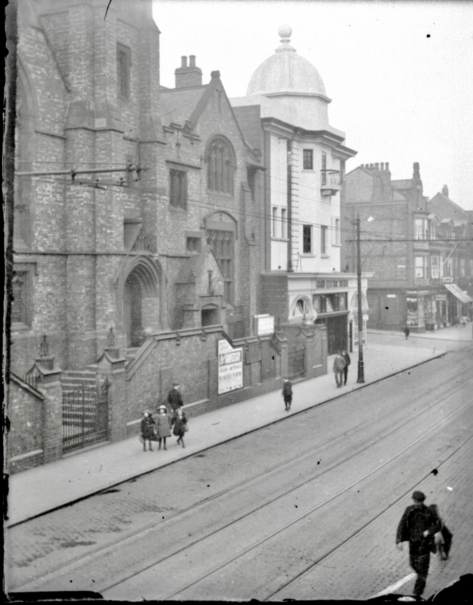Just_JanisB's tweet image. Blackberries ripening on the site of the long-gone Congregational ‘Congo’ Church on Ocean Road, South Shields - indomitable nature returning to what were previously the fields and hedgerows of the old Shields Heugh.