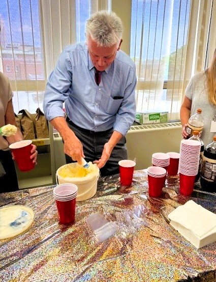 LancasterCoAtty's tweet photo. Wednesday, Pat Condon assisted staff in scooping up funds for the @FoodBankLincoln's #CampaignAgainstHunger at the office's Popcorn and Root Beer Floats stand! This one event raised over $500! Thanks to the employees organizing the fundraiser and creating the fun decor! https://t.co/glCsxGblLh