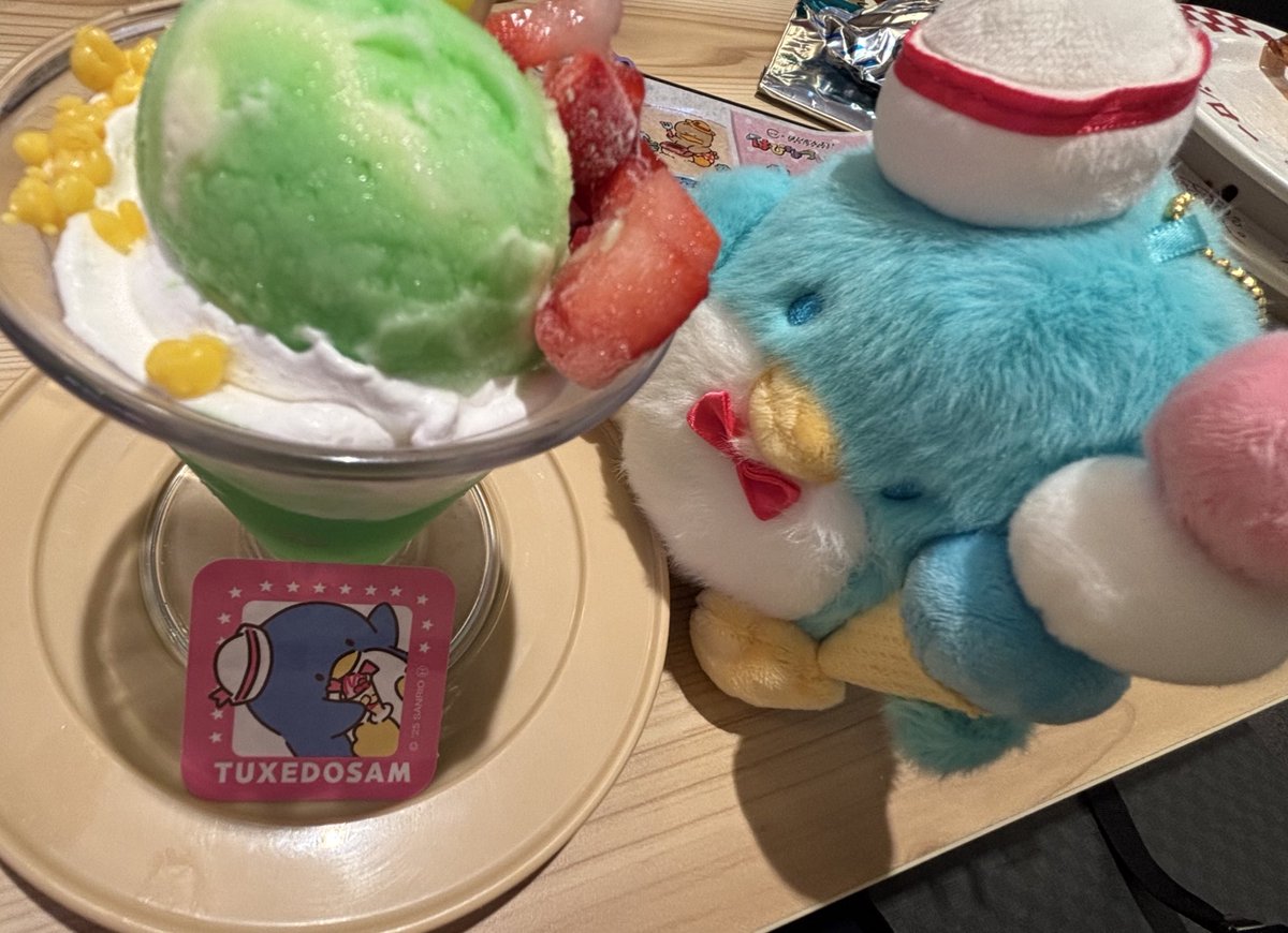 penco_sam's tweet image. スシロー😇
ポーチとステッカーサムが出て嬉しい🥰

マスコットケロッピとサム交換してくれる方いましたら是非に🙏
