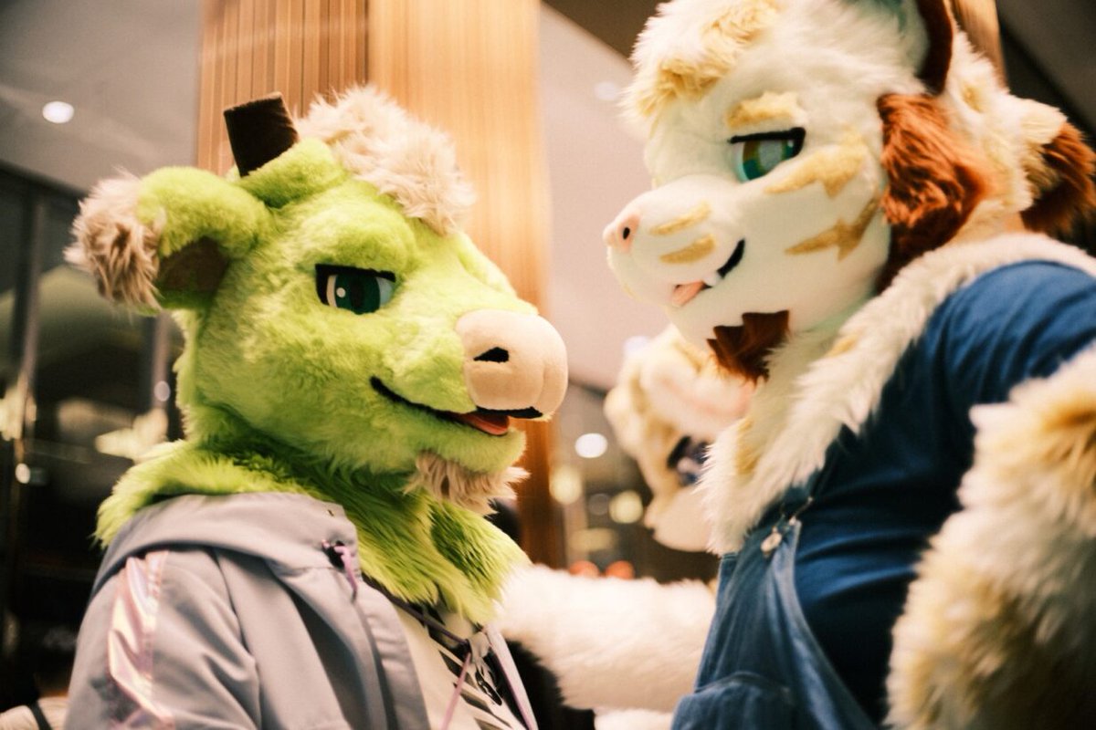 Hey you, come and Join us.     
 
🪡：<a href="/KemoTianou/">天偶毛作⚠️commission close</a>

#FursuitFriday