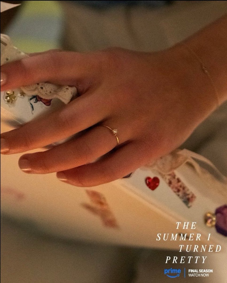askyourself99's tweet image. It’s literally pretty and delicate. Small, yes but beautiful. Belly’s style. Perfect for people in their situation.