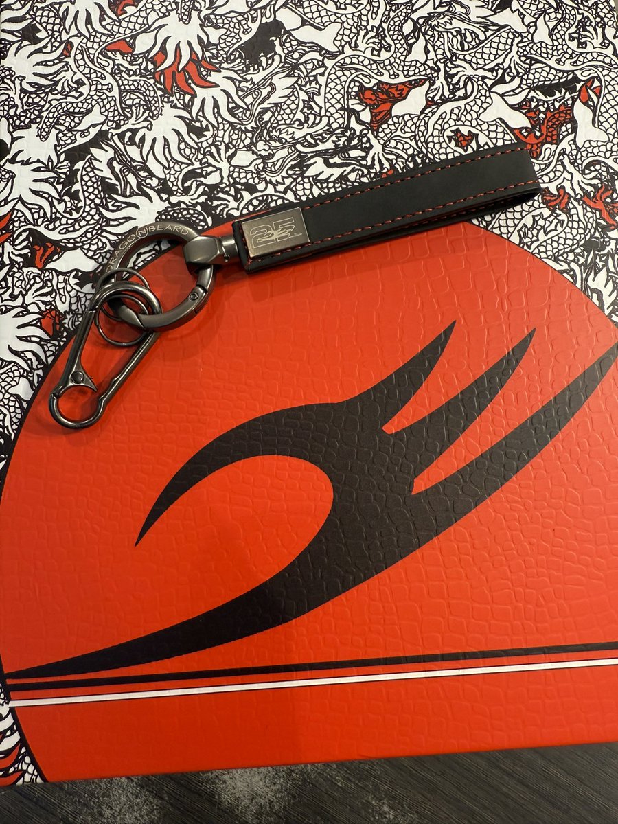 dragonbeard_kyt's tweet photo. ドラゴンベアード25周年記念モデル
キーホルダー付いてます。

ここに来ればドラゴンベアードがある。
お探しの方はぜひご来店くださいませ♪ https://t.co/UDrl1mtzH0