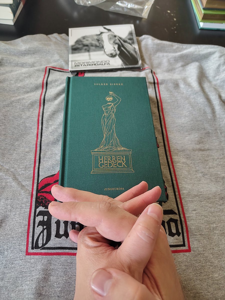 hrmthrs's tweet image. Auf den Tag genau 14 Jahre gegen den Rest der Welt.
Zur Feier des Tages ein fantastisches Paket bekommen.
Danke.