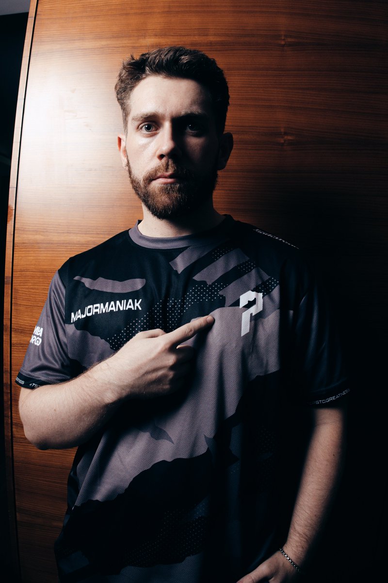 P7_eSports's tweet image. Grateful to have these two legends behind the scenes.

Hoping they can guide the boys through a deep run today!

🧠@RickyAtura 
🧠@majormaniak 

#P7 #EWC #EWC2025