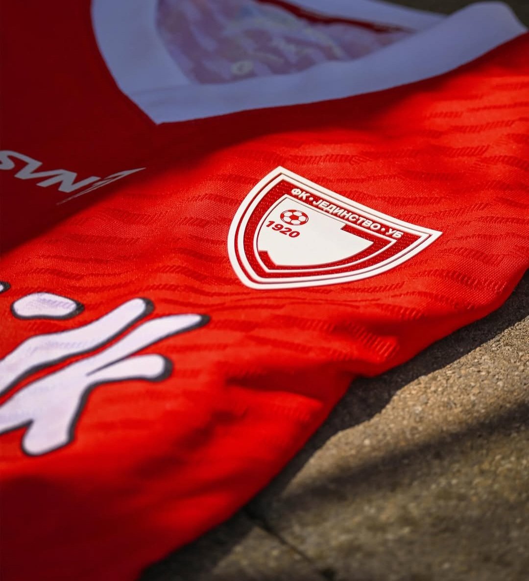 SVN7 > Capelli Sport. 

And its a local company.