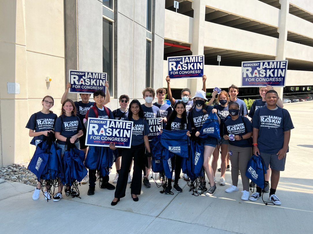 Our Democracy Summer Fellows, Scholars and alumni are passionate defenders of climate action, voting rights, affordable health care, reproductive freedom, economic equality and more! They are the heart of our movement and the hope we have for the future of American politics.