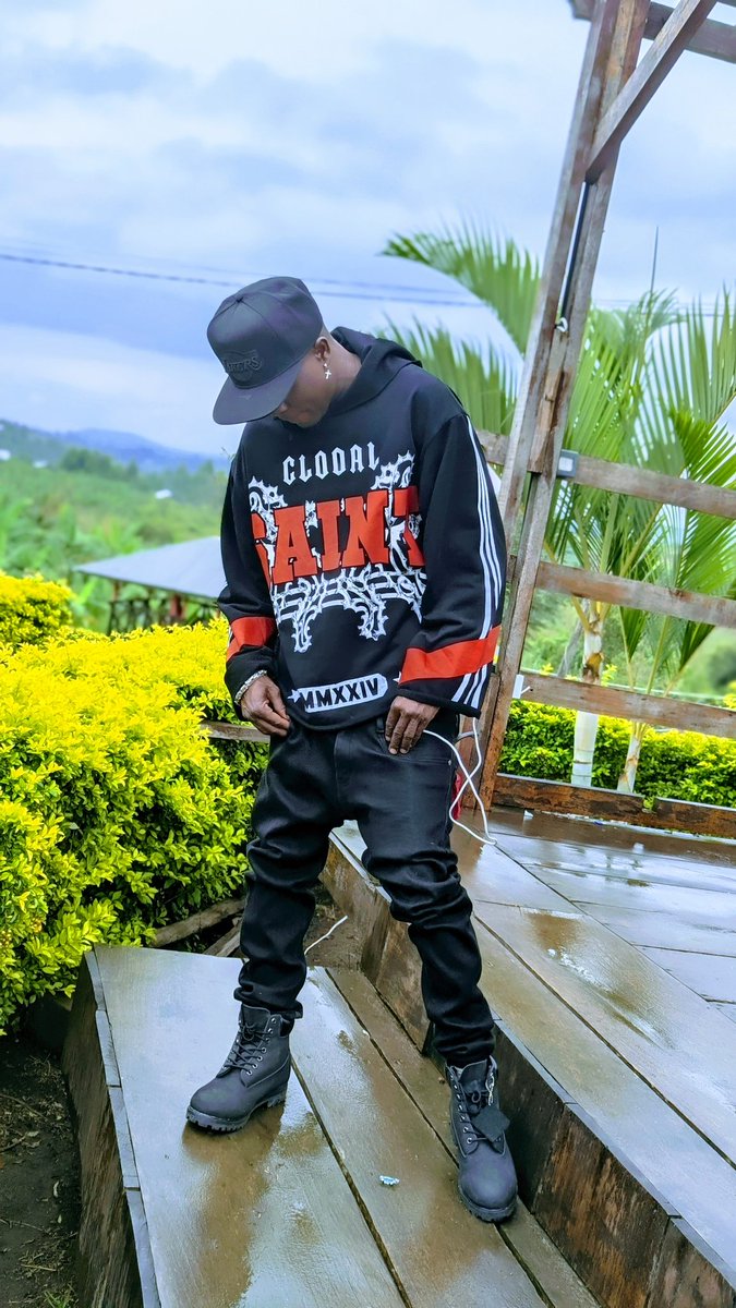 LuckyDeeOfficial tweet media