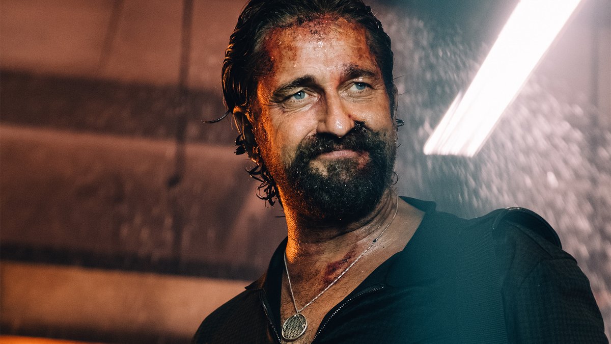 4Viewers's tweet image. A con artist thinks getting arrested might save him from the hitman chasing him, but when he is also arrested, and another assassin turns up, things get explosive. #Copshop comes to @Channel4, tonight at 11.20pm