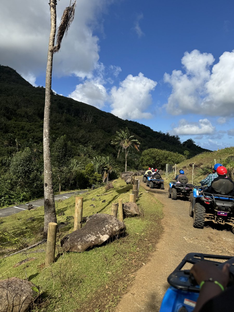 Halahaws's tweet photo. Memories in the making…
long time since my last trip with my family 🤍 https://t.co/idcKJnHz2g