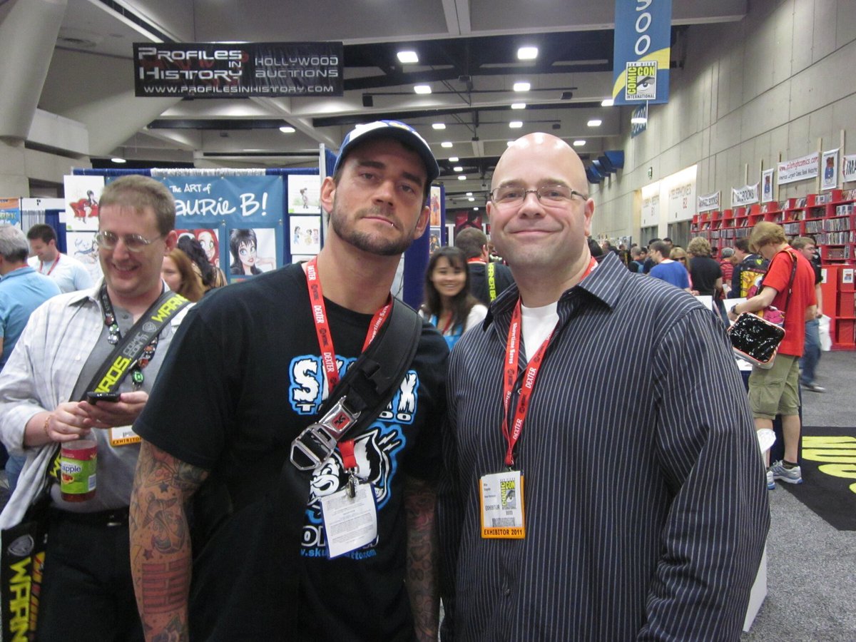 HeadlockedComic's tweet image. How it started - SDCC 2011 vs How it’s going - SDCC 2025.