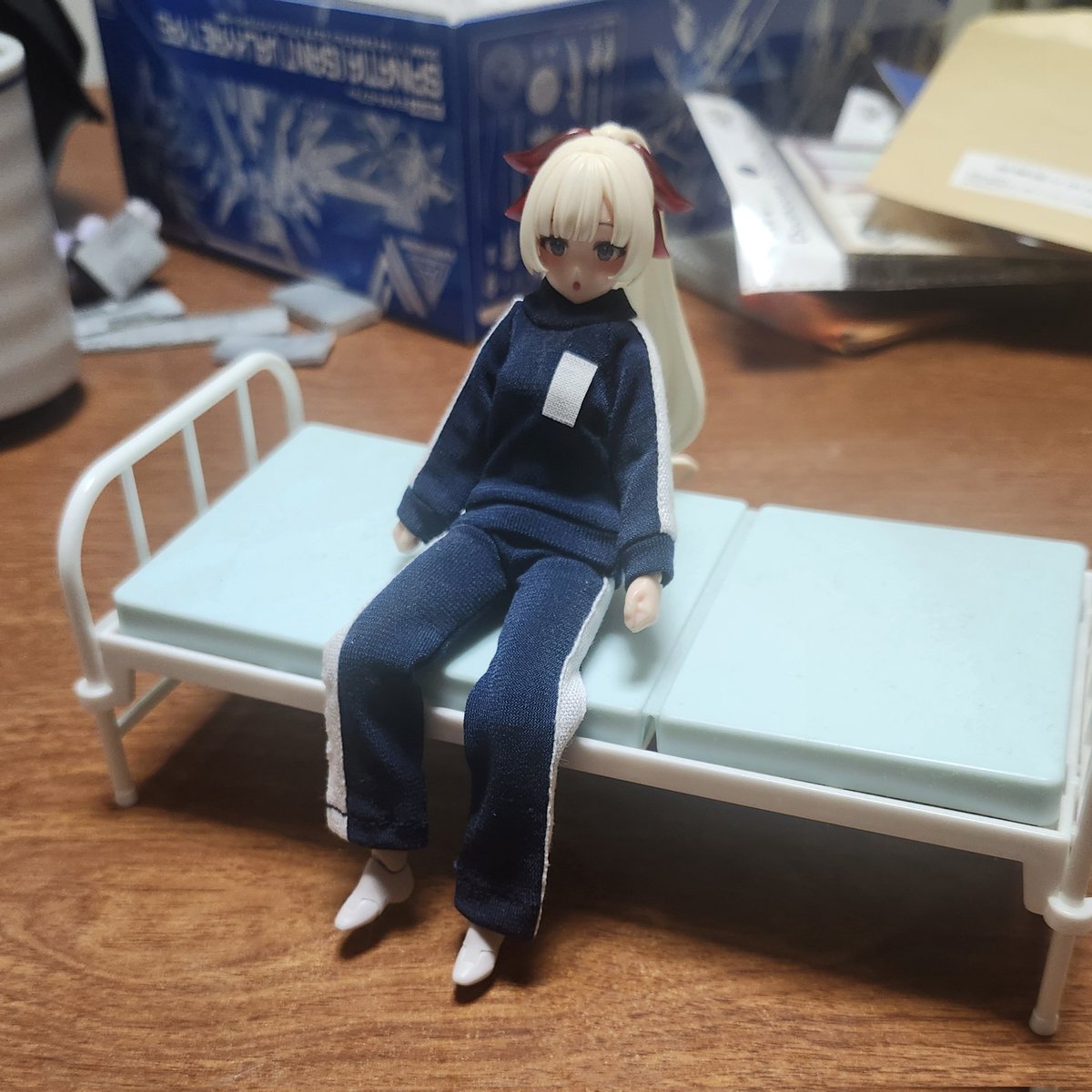 tukune100eyes's tweet image. 放課後リボル部さんのジャージ届いた!
ツクヨミはまだ作ってないのでとりあえず試しにバスターパラディンに着せてみた!
良い感じ
問題はツクヨミの一番でかいアレが入るのかどうか…