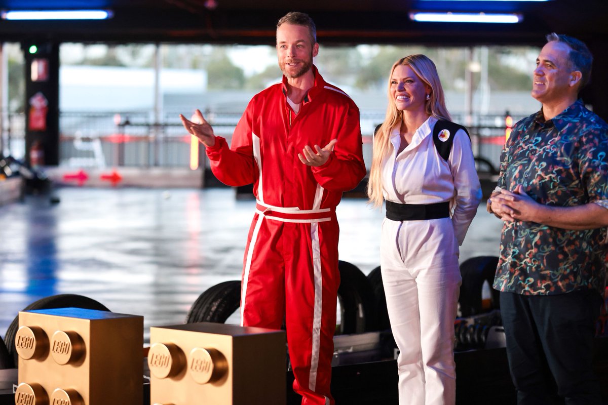 4Viewers's tweet image. We&apos;re off to a flying start as four teams of four build Lego go karts! Taking to the track for an exhilarating race to the finish. #LegoMastersAustralia, today at 5.30pm on @E4Tweets