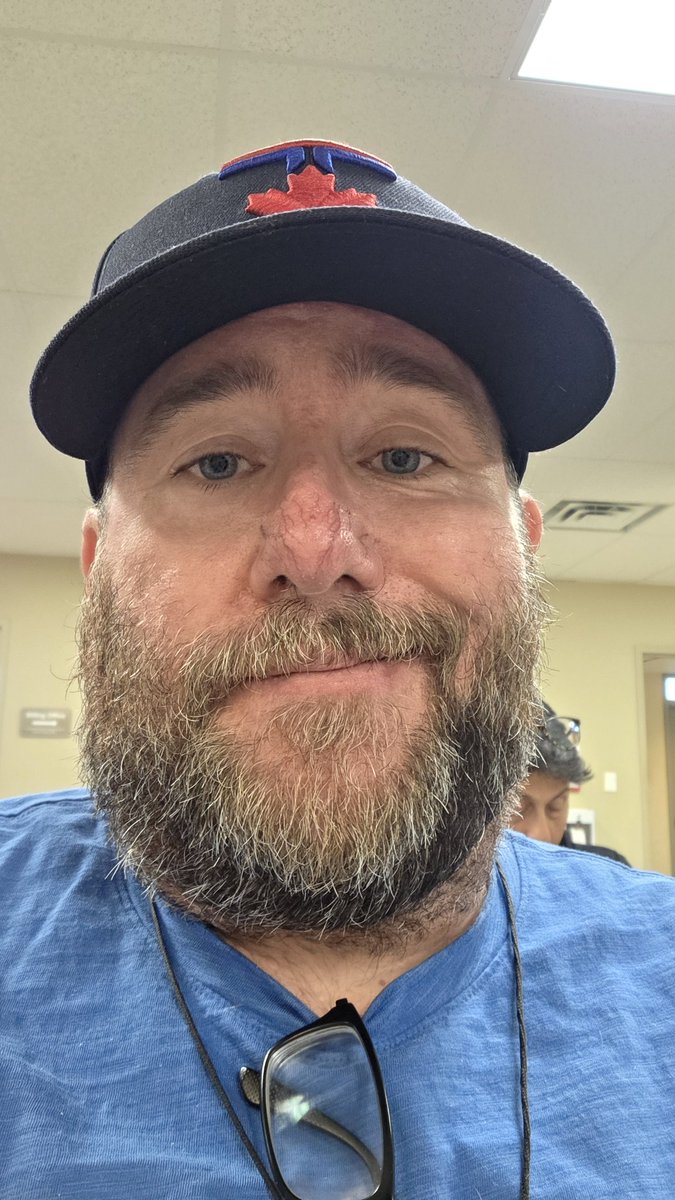 gorebashd's tweet image. GM Legends TGIF!
Just sitting after first immunotherapy injections π
Not a big fan of needles haha but ive had 10s of thousands so I am allowed haha
Drinking coffee, checking X/Discord, reading book and relaxing(trying to).
1st in weekly treatments for next 6 months andβ¦