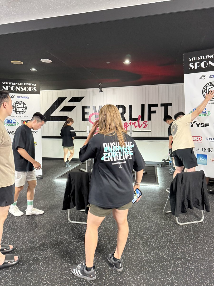 shoimakoga's tweet photo. 明日EVERLIFTで開催される女性限定のパワーリフティングイベント『StronGirls』のステージいい感じ💪
入場料はかかりますが観戦可能なので
時間がある方は是非お越しください！ https://t.co/47k5Id7pfm