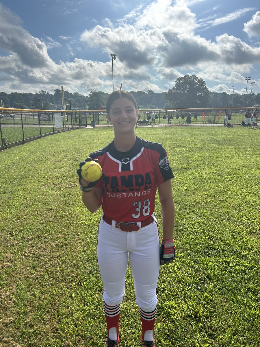 TampaMustangsKV's tweet image. #38 @Tenley_Dawson with an💣 yesterday in our first bracket game