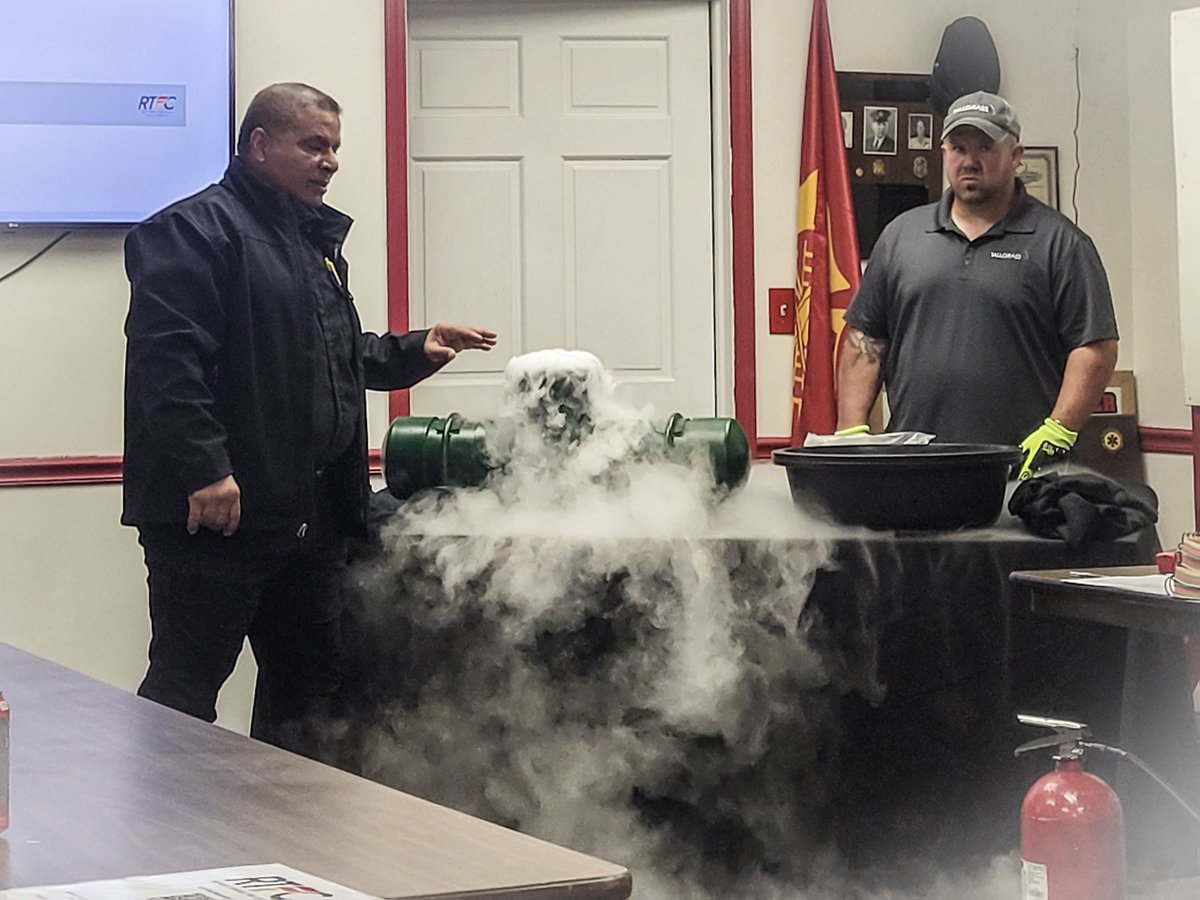 BuffaloCountySO's tweet image. CO₂ Pipeline Safety Training
BCSO deputies recently trained alongside local fire departments and emergency managers to prep for CO₂ pipeline emergencies.
Thanks to Tallgrass Energy and the Rural Pipeline Safety Association for helping us stay ready.