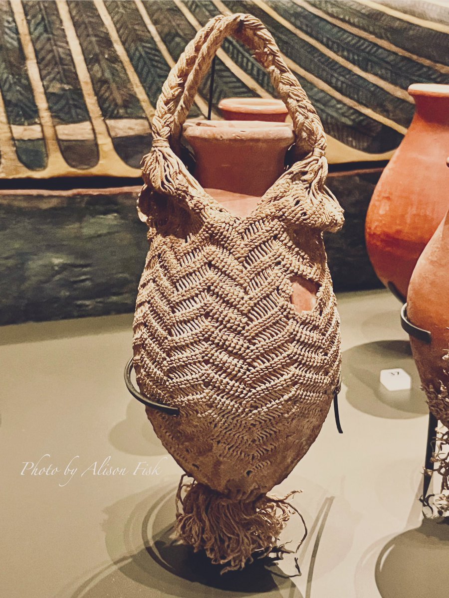 Wow, this intricate net bag is an extraordinary survival from ancient Egypt 3,600 years ago! 

Made from linen string, it was used to suspend the ceramic flask from a wooden carrying pole.

Excavated at Qurna, near Thebes, in 1908. National Museum of Scotland 📷 by me