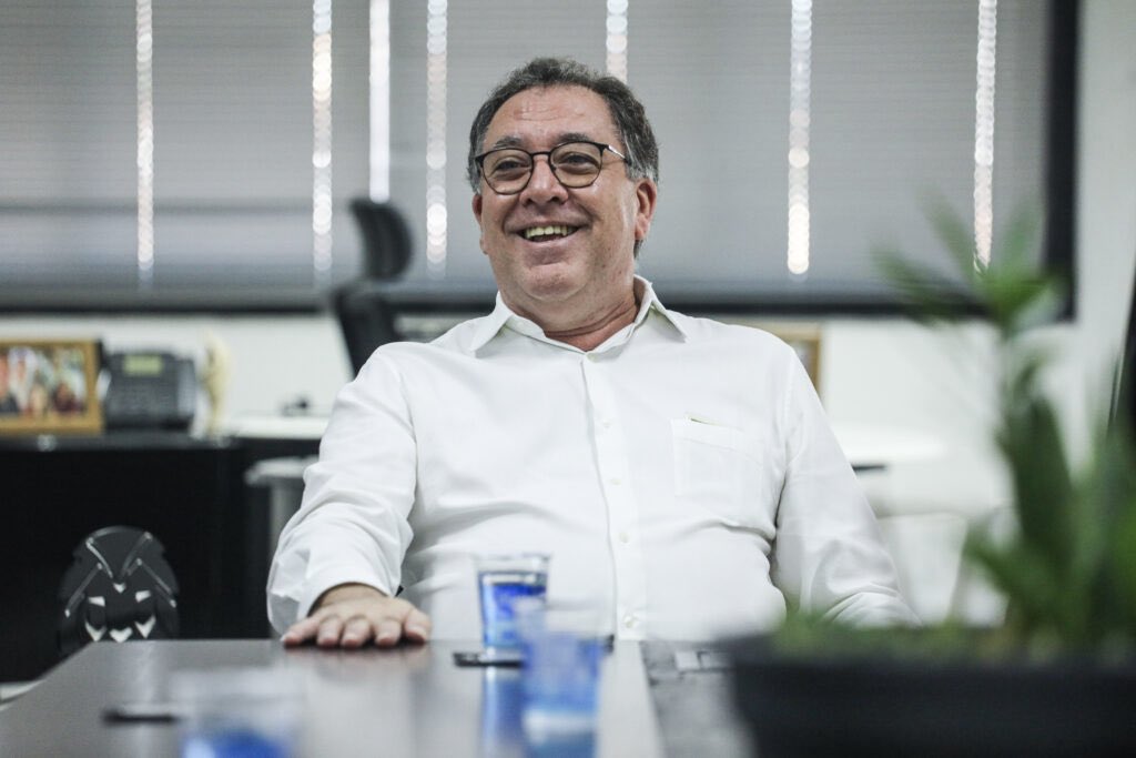 instasantosfc__'s tweet image. Marcelo Teixeira em seu dia a dia no Santos fala que sua gestão salvou o Santos,ele fala que se não fosse ele o clube estaria ainda na série B e não conseguiria nunca trazer o Neymar para o clube.

Ele tem um EGO muito inflamado dentro do clube.